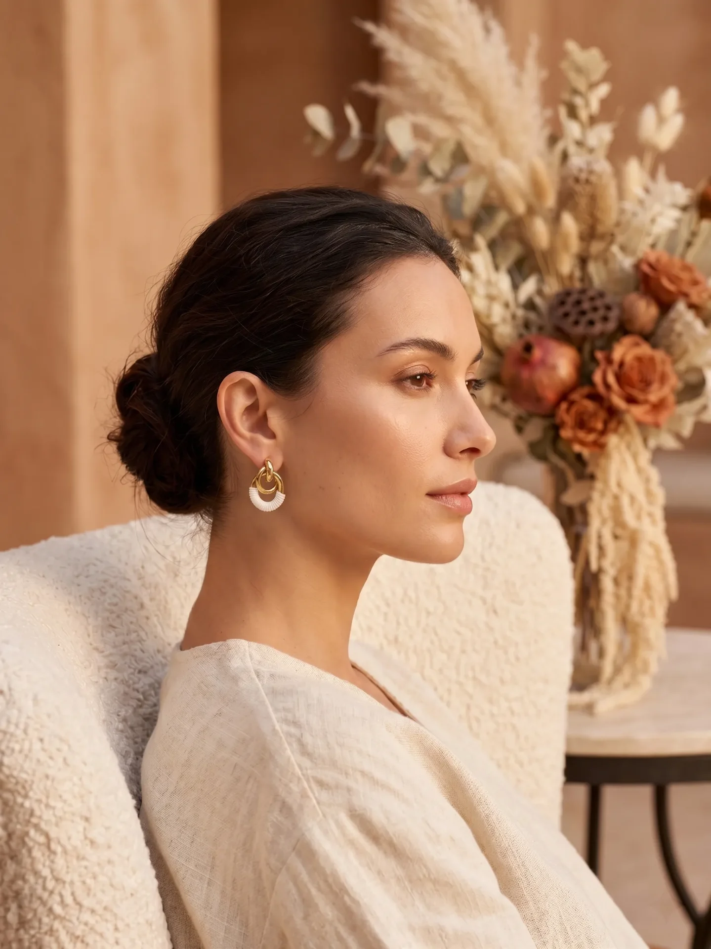Boucles d'oreilles nouées AVA portées