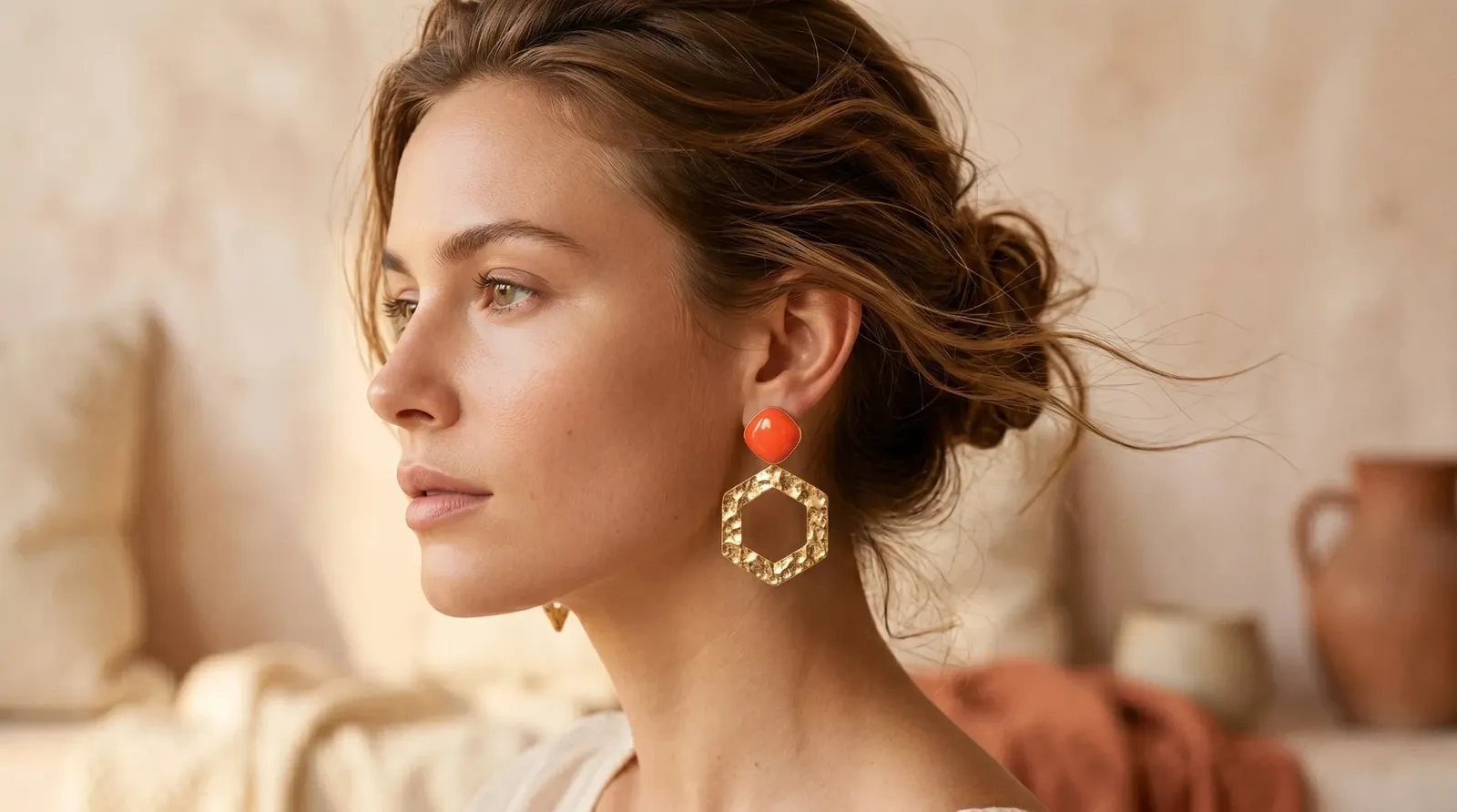 Boucles d'oreilles hexagone corail AVA