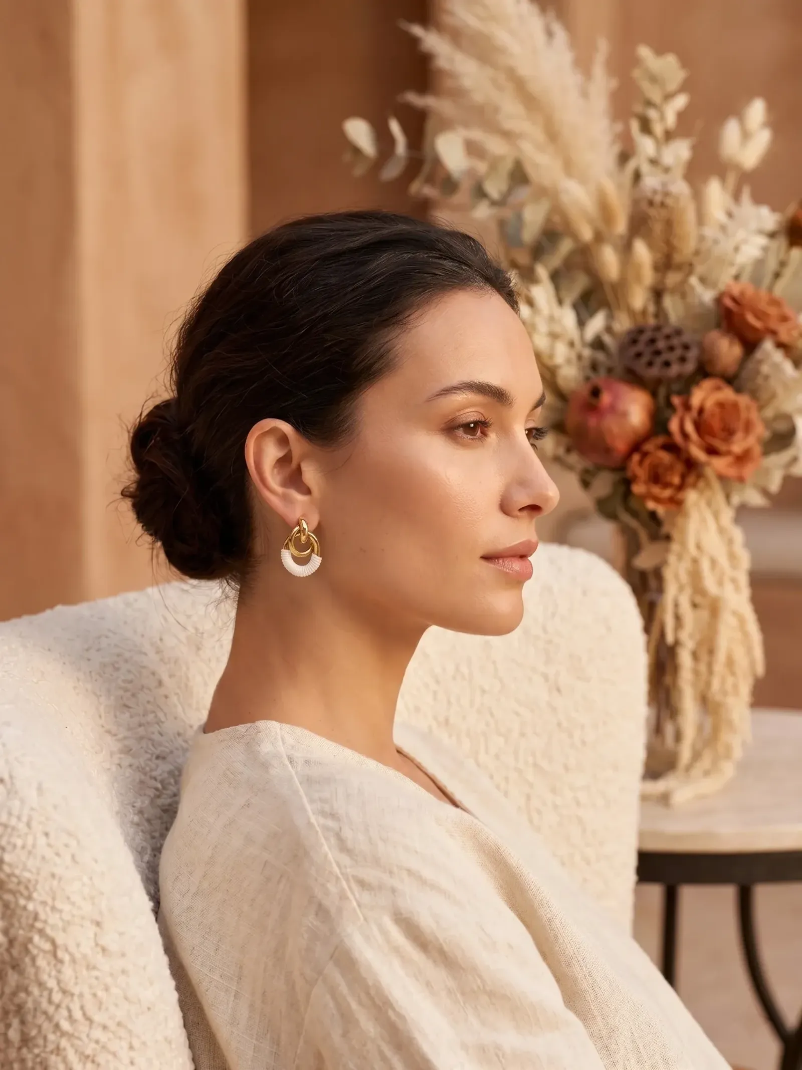 Boucles d'oreilles nouées AVA portées